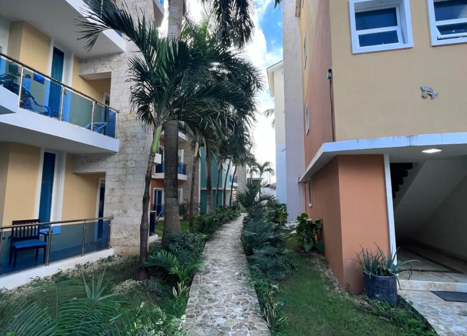 Beachside Private Room & Private Bathroom In Spacious Apartment Πούντα Κάνα 0*,