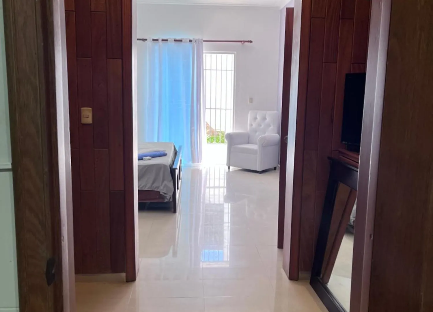 Beachside Private Room & Private Bathroom In Spacious Apartment Πούντα Κάνα Δωμάτια σε οικογενειακή κατοικία